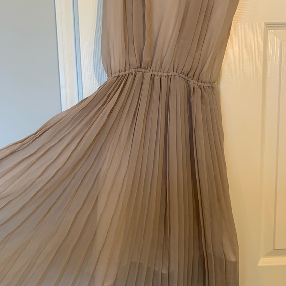 Pleated Beige v- neck Dress - Picture 5 of 5